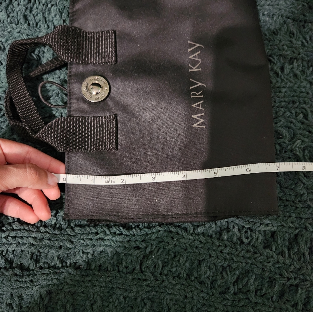 Mary Kay Black Cosmetic Bag - Picture 7 of 7